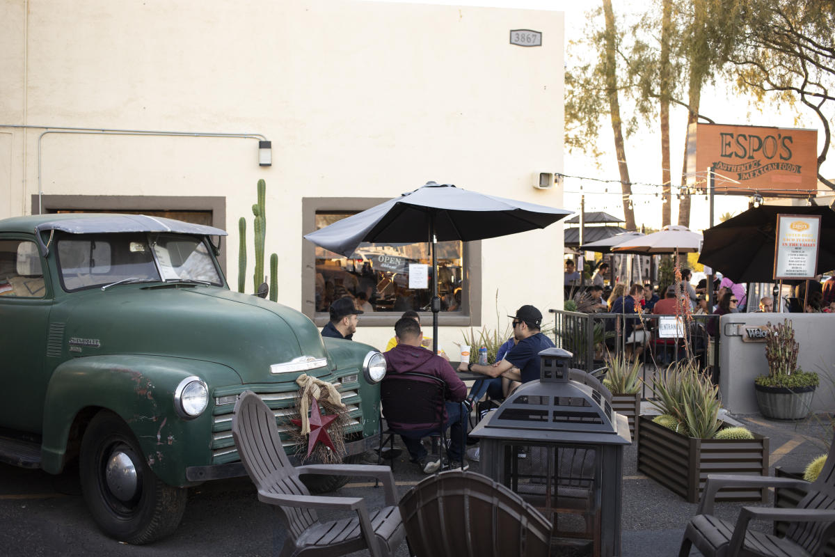 People Eating at on Espo's Mexican Food Patio in Chandler