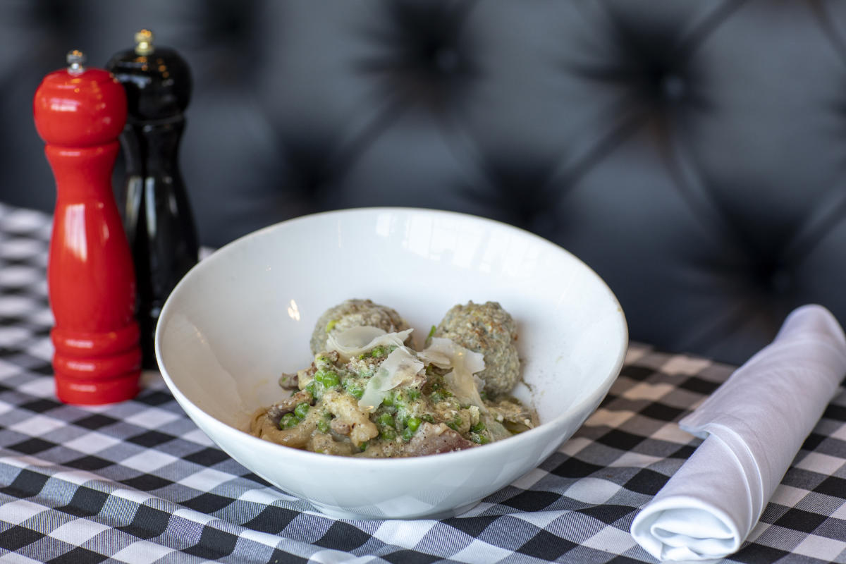 The Sicilian Butcher - Pasta with meatballs and peas