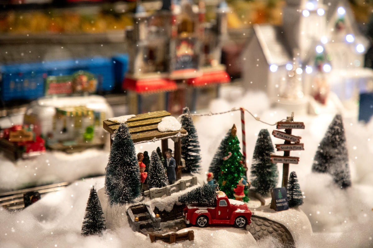 Model train with Christmas scenes
