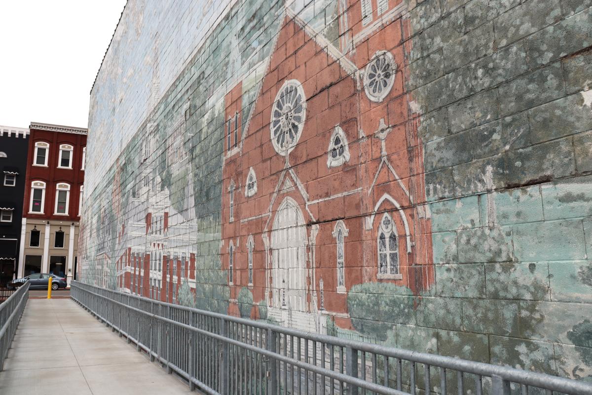 Pedestrian bridge connector to franklin street