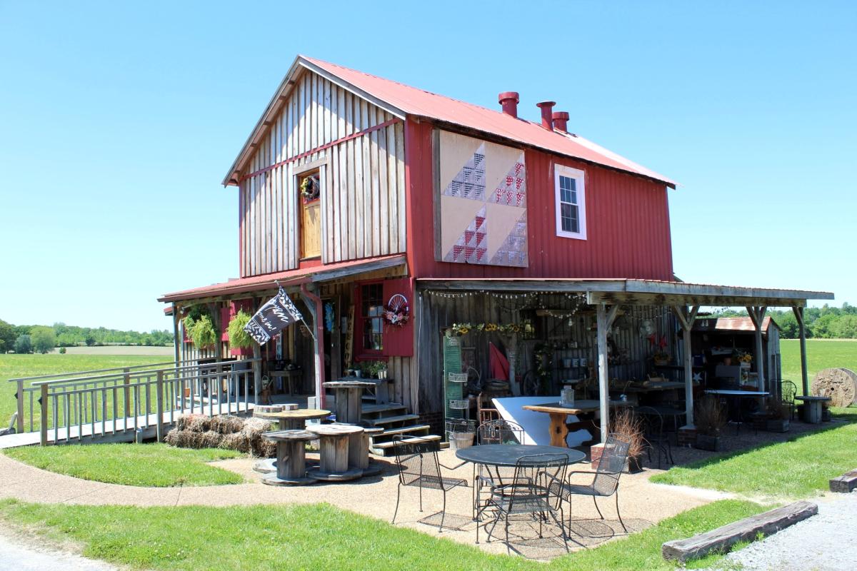 barn-style arts & crafts store