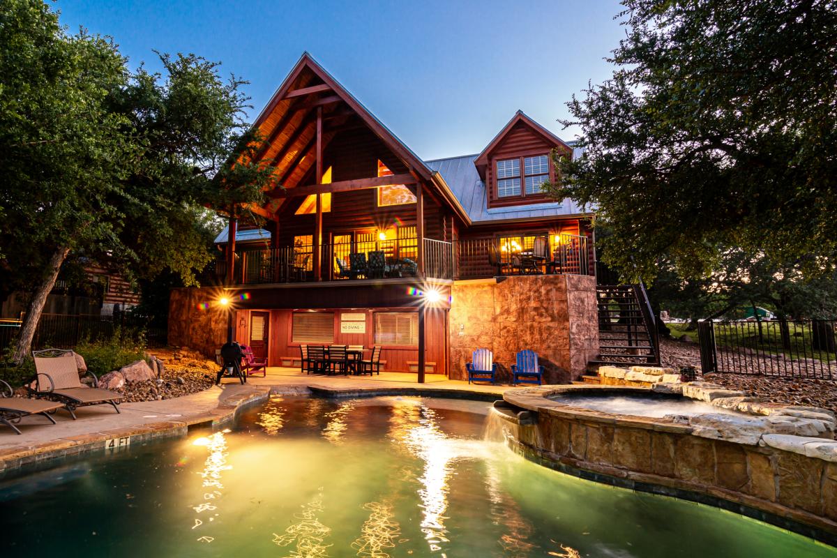 Log Country Cove