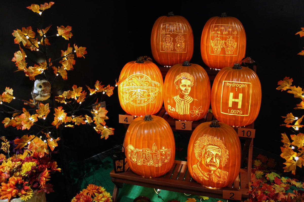 Jack-O-Lantern Lane at Da Vinci Science Center