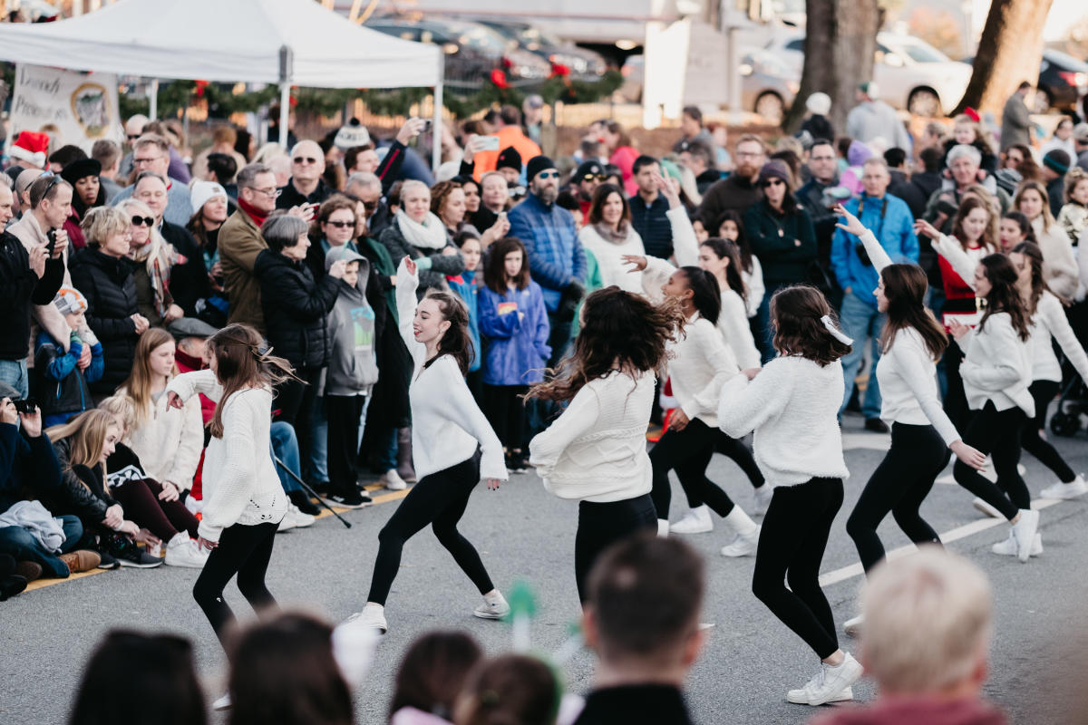 Light Up Dunwoody Dancers
