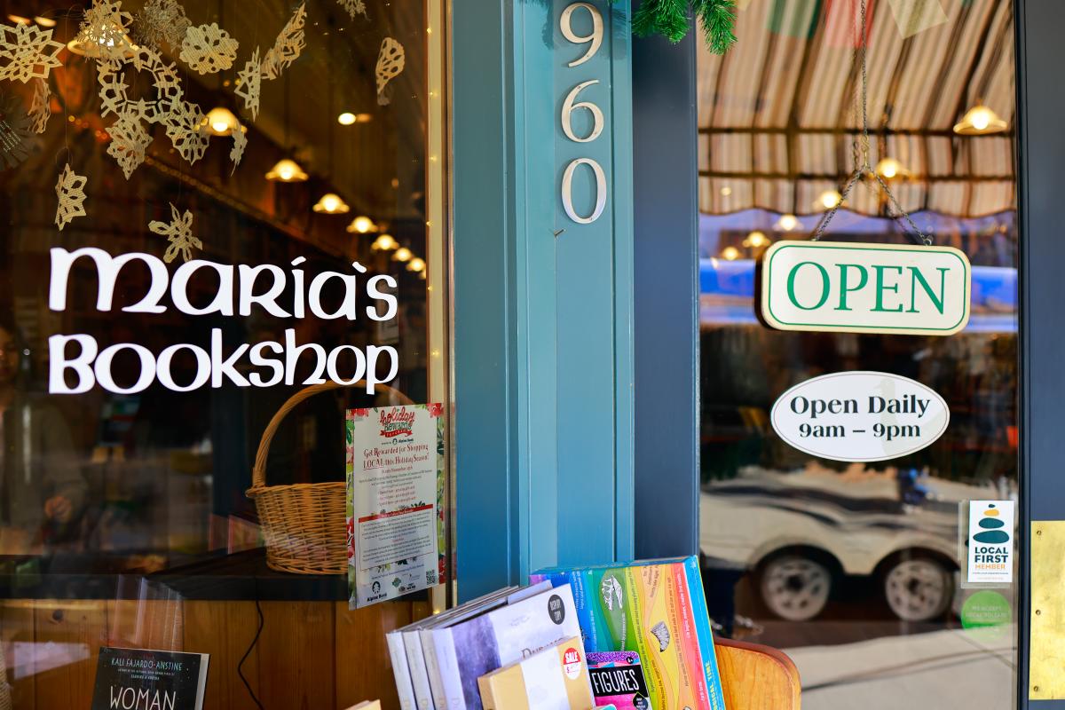 Maria's bookshop sign