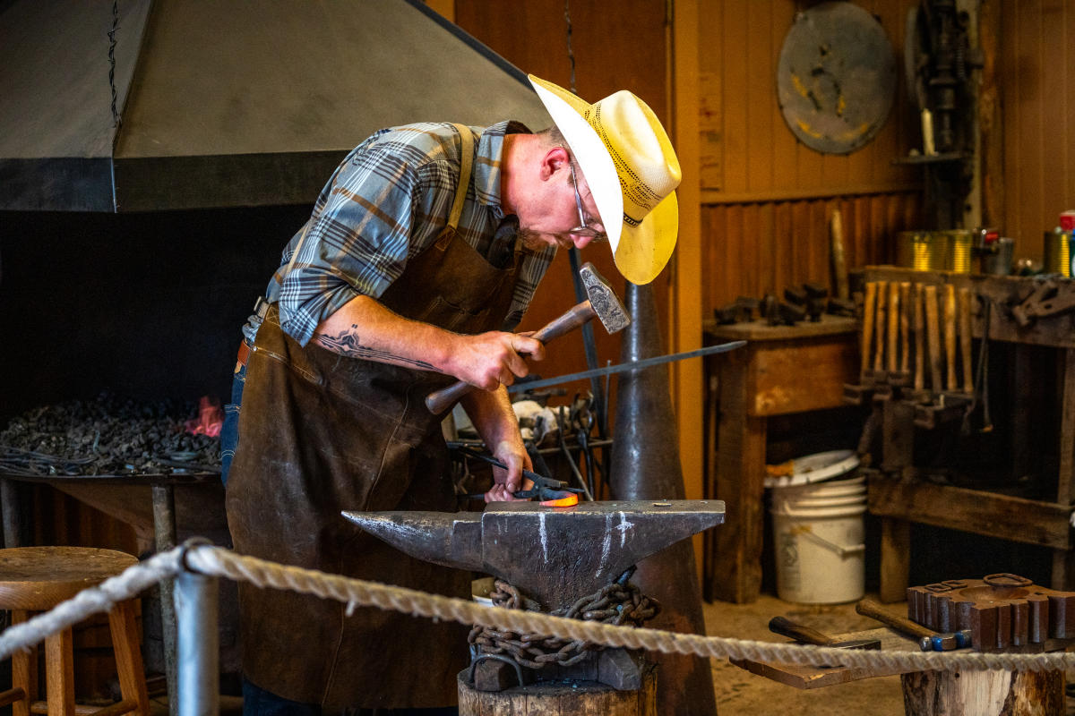 Bar-D Chuckwagon During Summer
