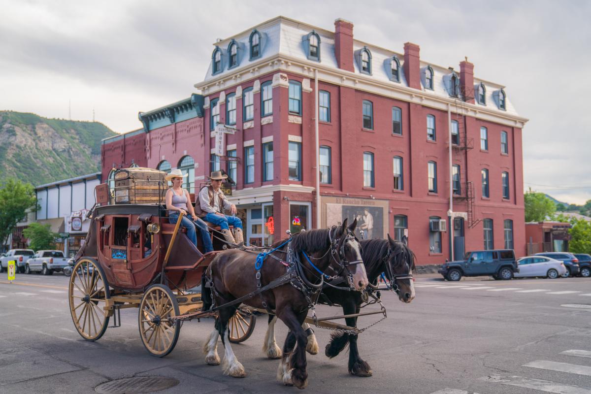 Strater Hotel and Horse Carriage Ride