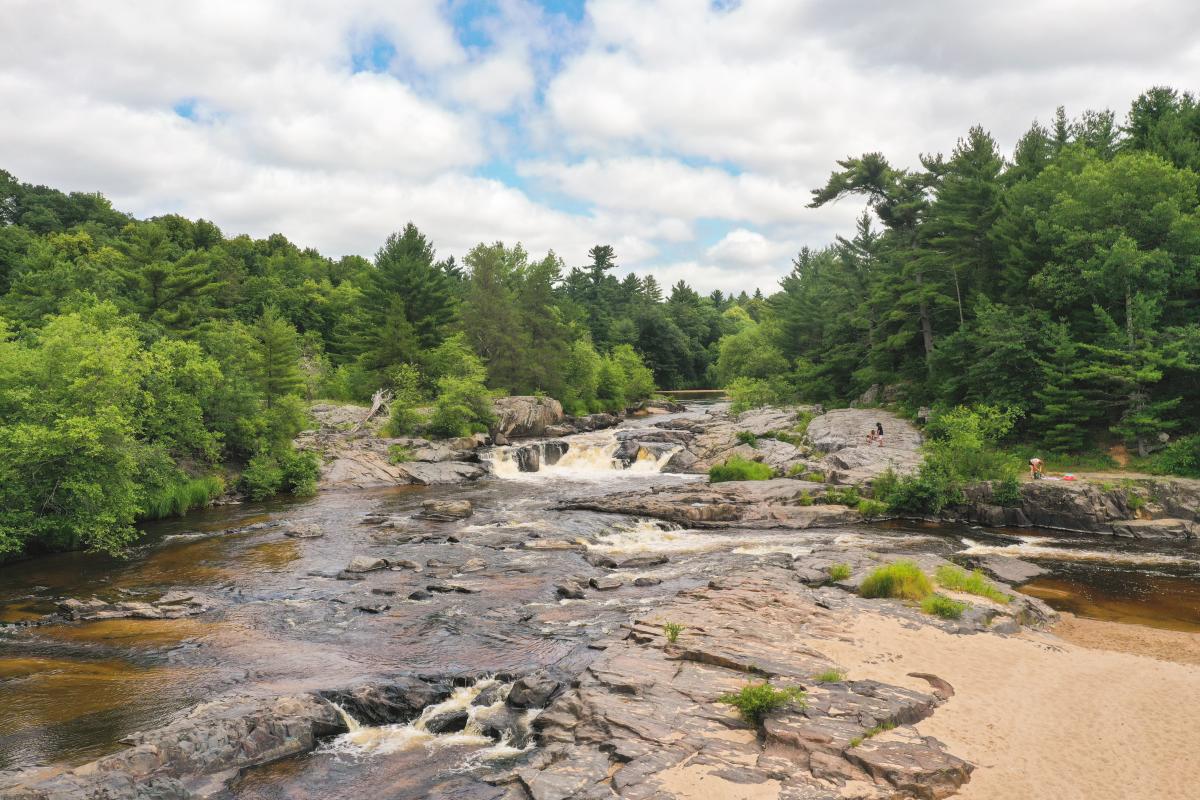 Scenery at Big Falls County Park during the summer