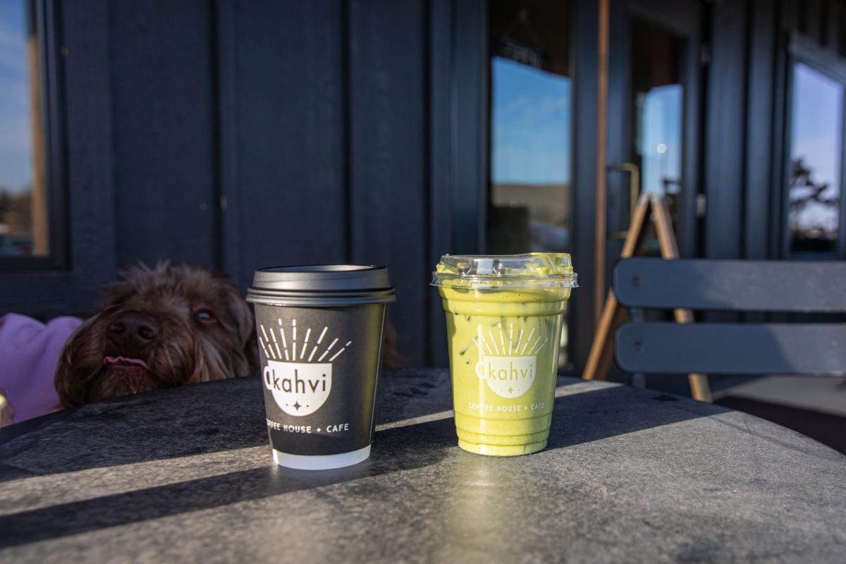 A matcha and coffee cup at Kahvi
