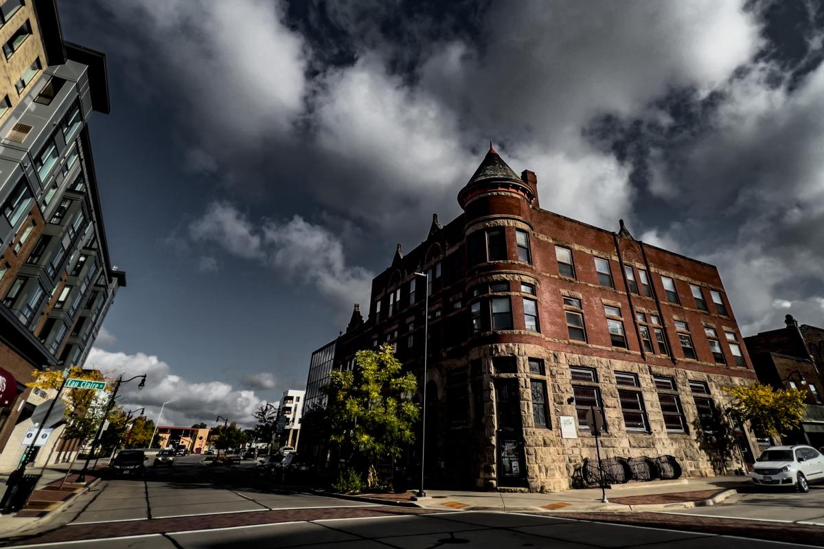 Eerie/spooky photo of the exterior of Stones Throw