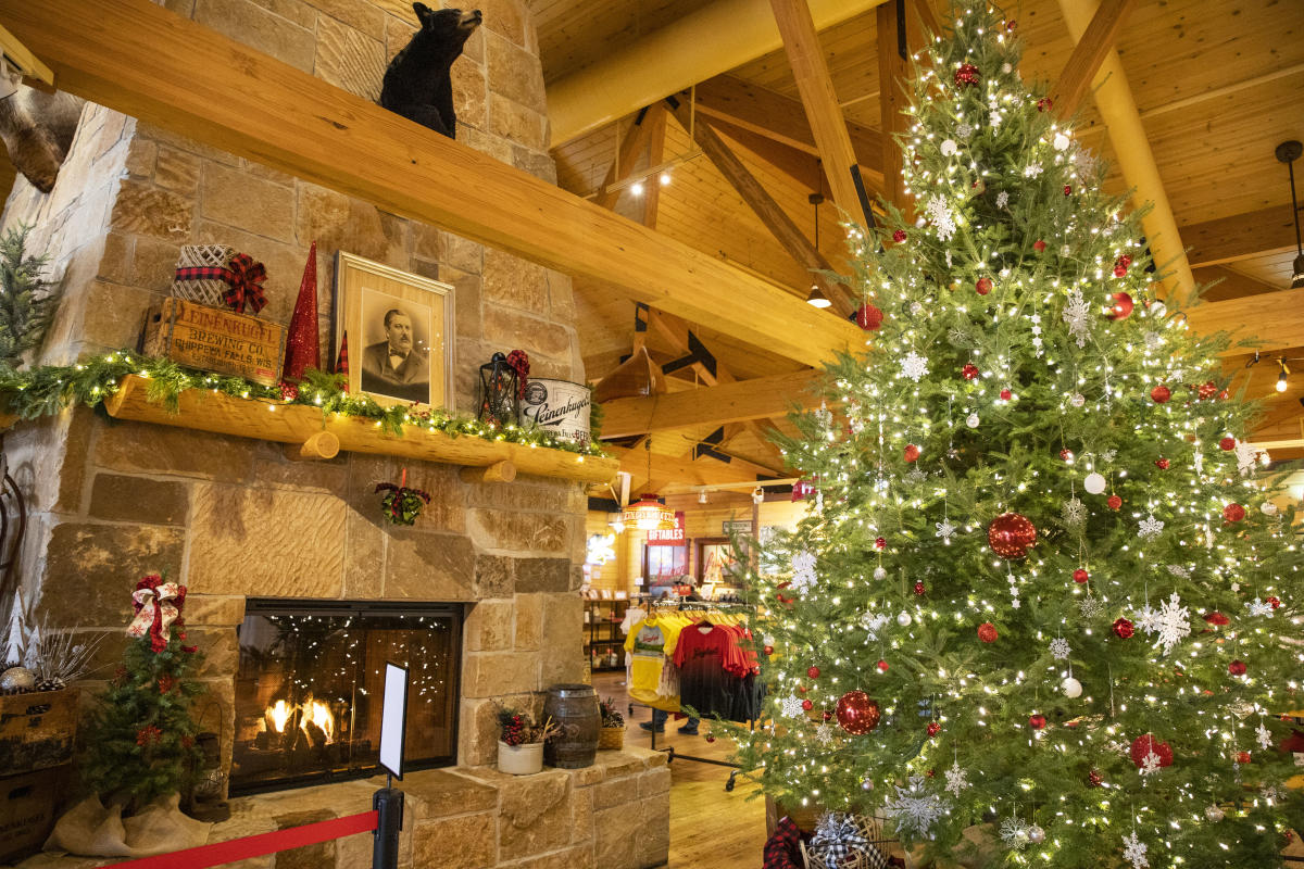 Christmas decorations at Leinie Lodge at Leinenkugel's Brewery