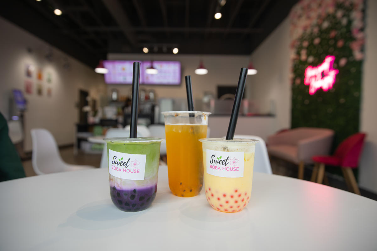 3 color tea drinks at Sweet Boba House