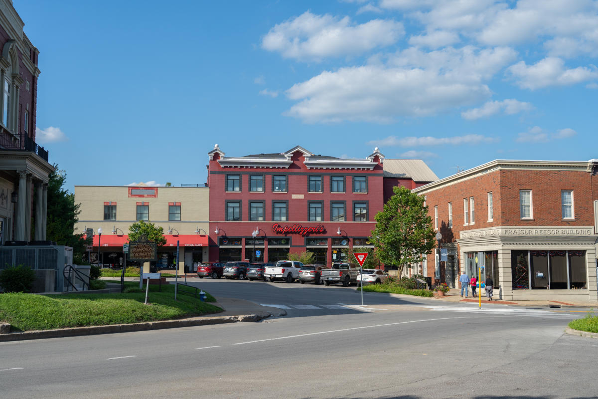 exterior shot of impellizzeris in the square of downtown elizabethtown
