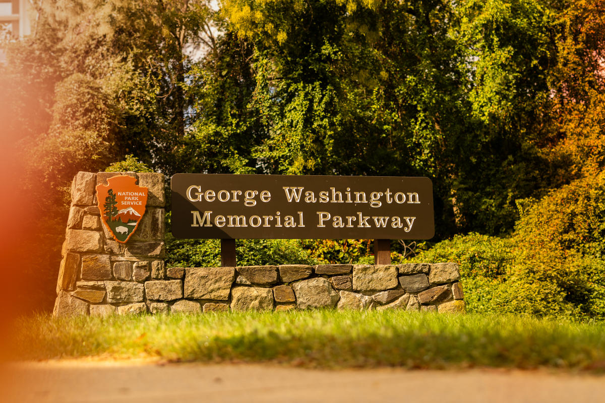 George Washington Memorial Parkway - Fall Foliage - Road Trips - Scenic Drives - OBVFX - April Greer