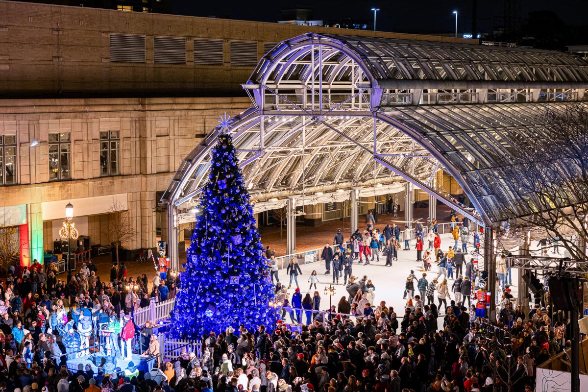 Reston Town Center Christmas Tree - Holidays - Winter