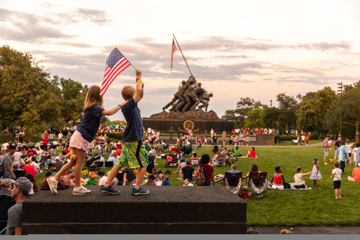 US Marine Corps War Memorial - Sunset- With Kids - Arlington