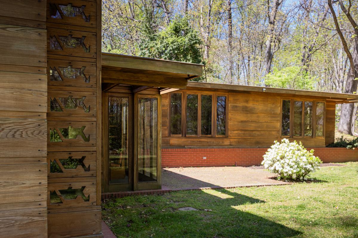 Frank Lloyd Wright's Pope-Leighey House - Wood Detail - Exterior - Alexandria