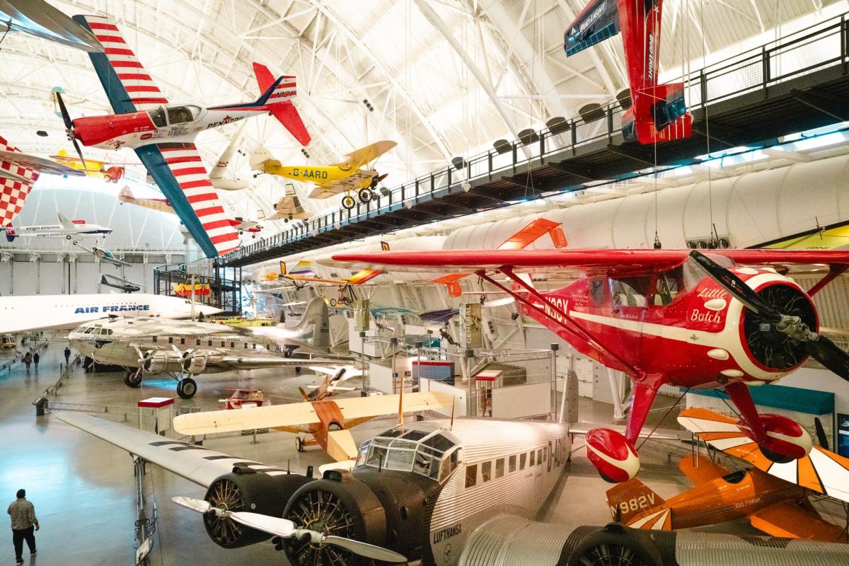 Airplane displays