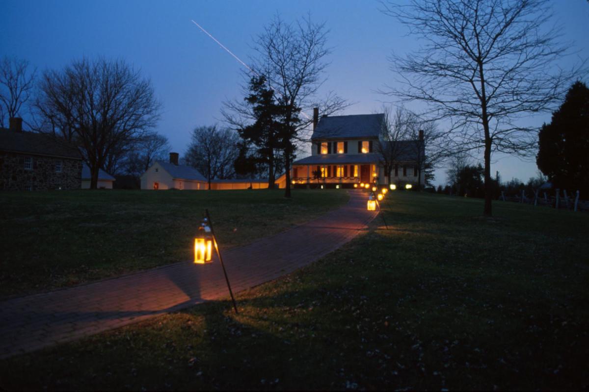 An image of the Sully Historic Site at Dusk.