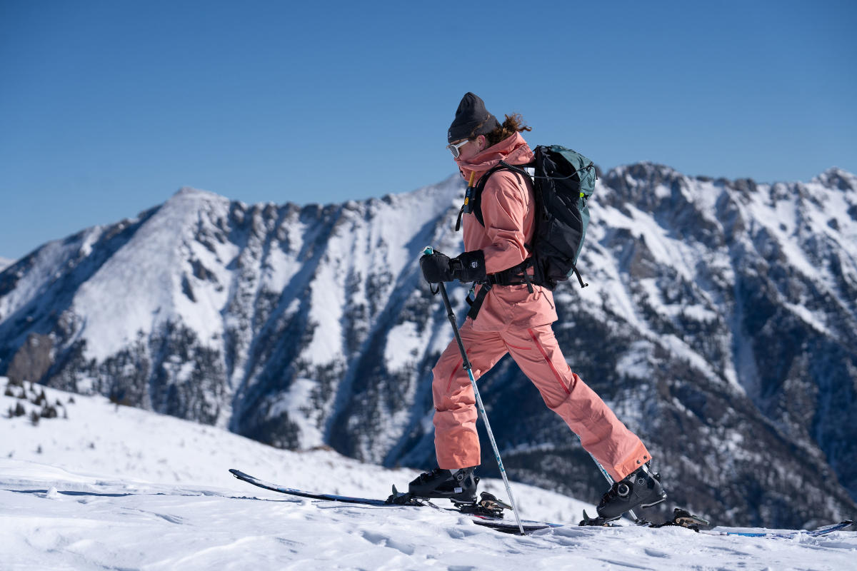 Ella Skinning Up