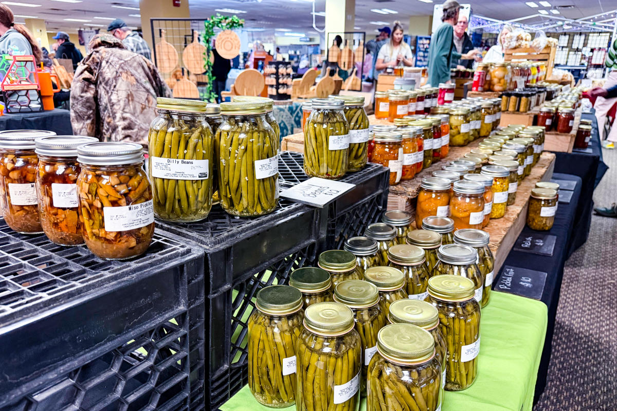 YLNI Winter Farmers Market, located at 3811 Illinois Road in Fort Wayne. Featuring food vendors, farmers, and makers from around the region. YLNI Winter Farmers Market, located at 3811 Illinois Road in Fort Wayne. Featuring food vendors, farmers, and makers from around the region.