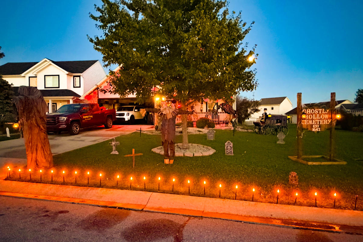 Halloween Dislplay at 7936 Welland Court in Fort Wayne
