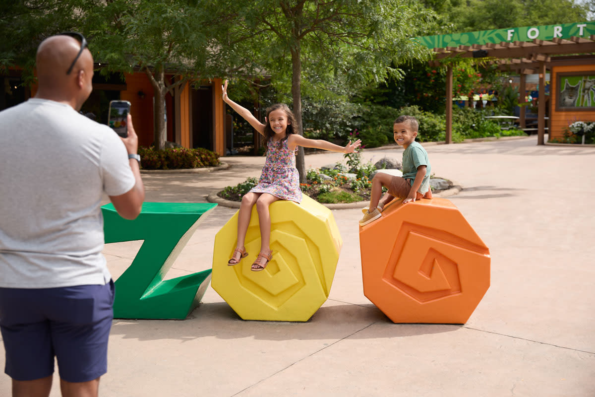 entrance to the Fort Wayne Zoo