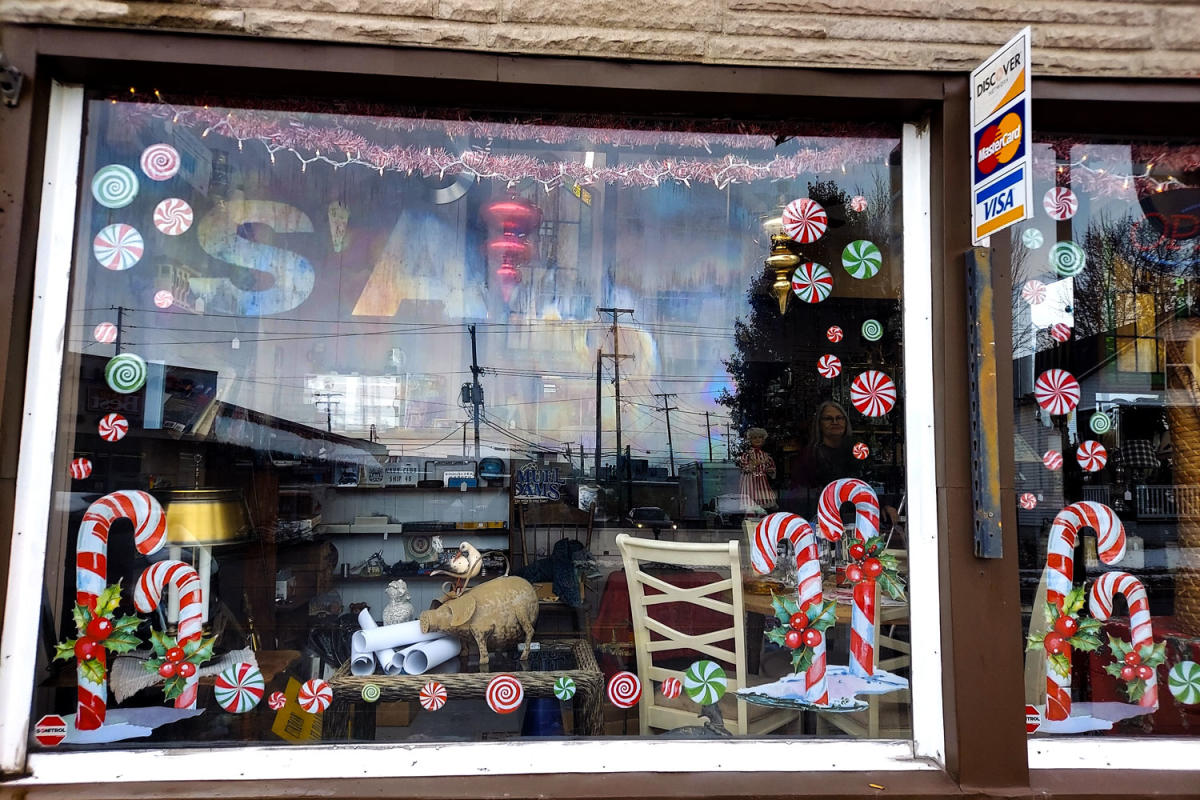 Downtown Holiday Window Decorating Contest 2025: Hidden Treasures