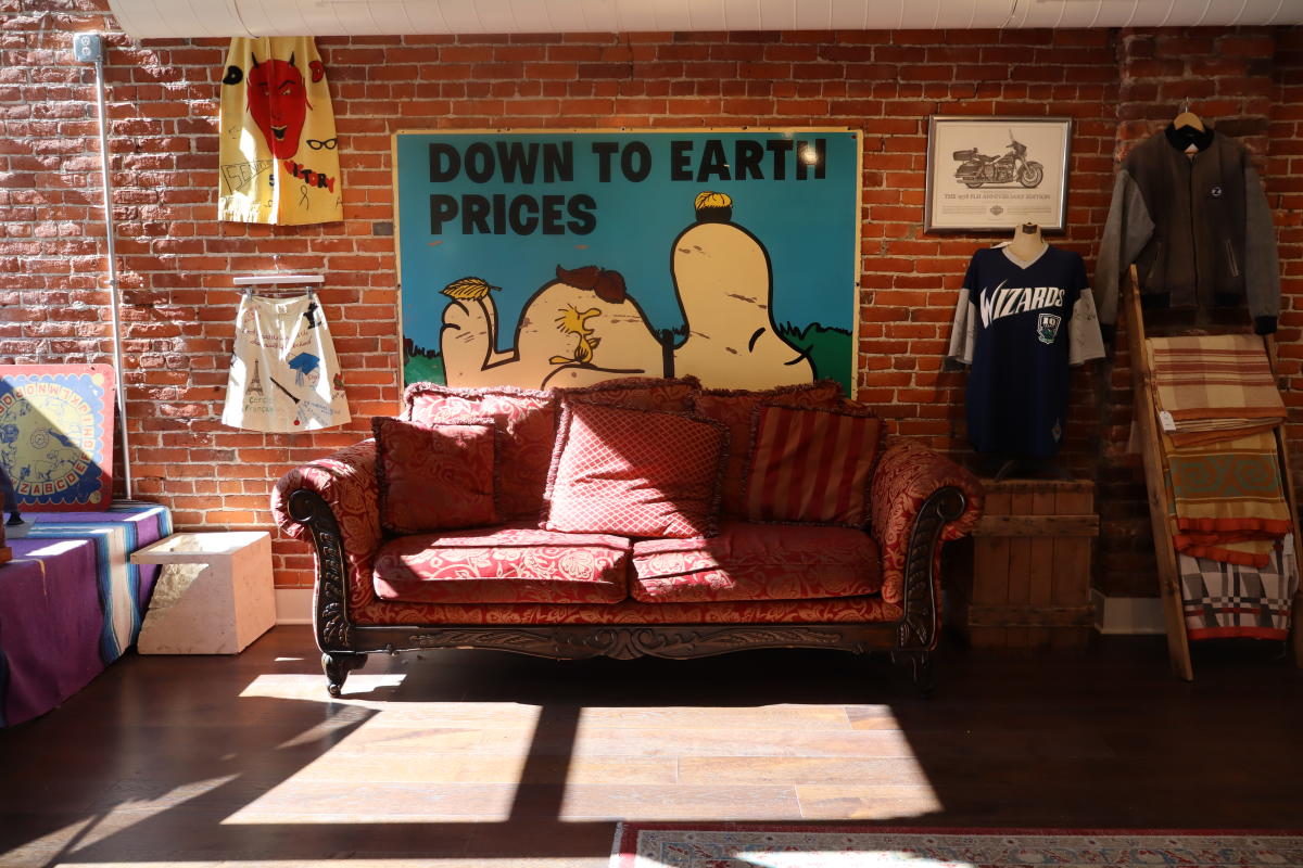 Summit City Vintage Entrance