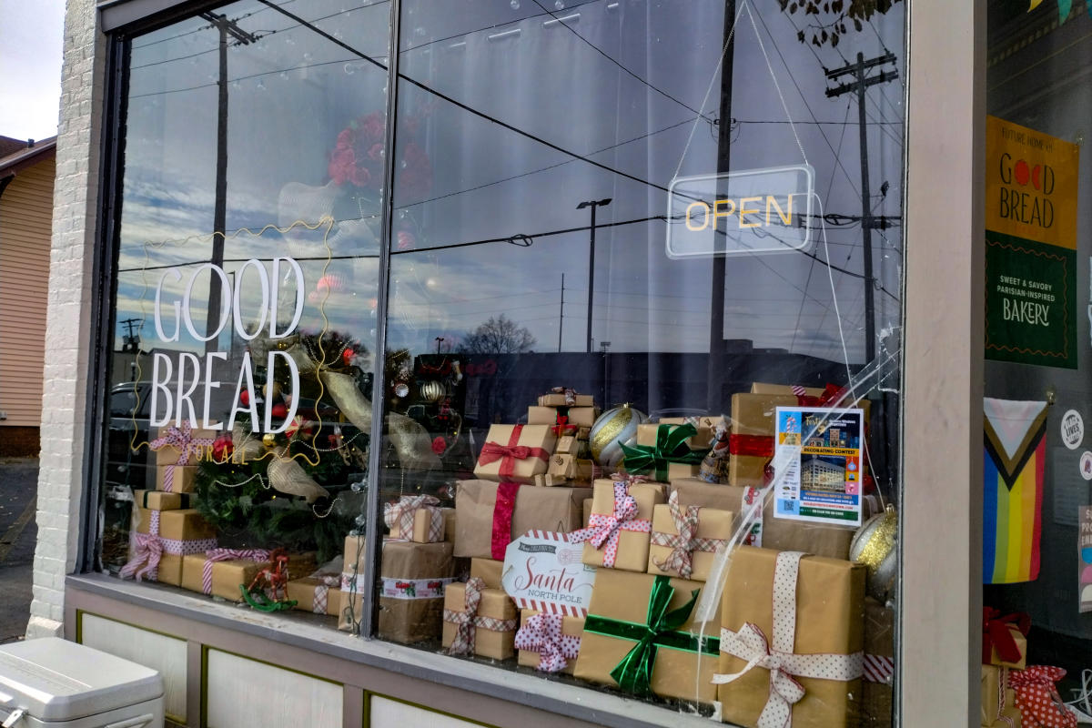 Downtown Holiday Window Decorating Contest 2025: Good Bread For All