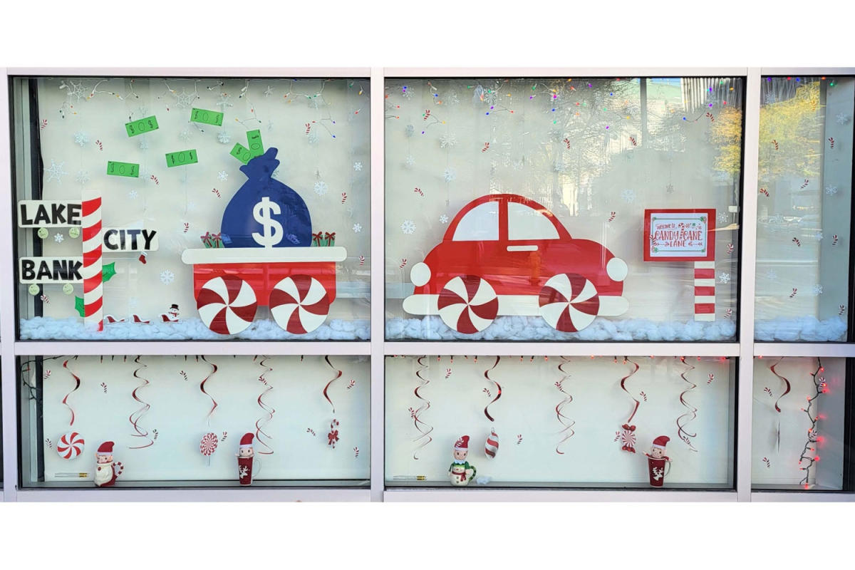 Downtown Holiday Window Decorating Contest 2025: Lake City Bank