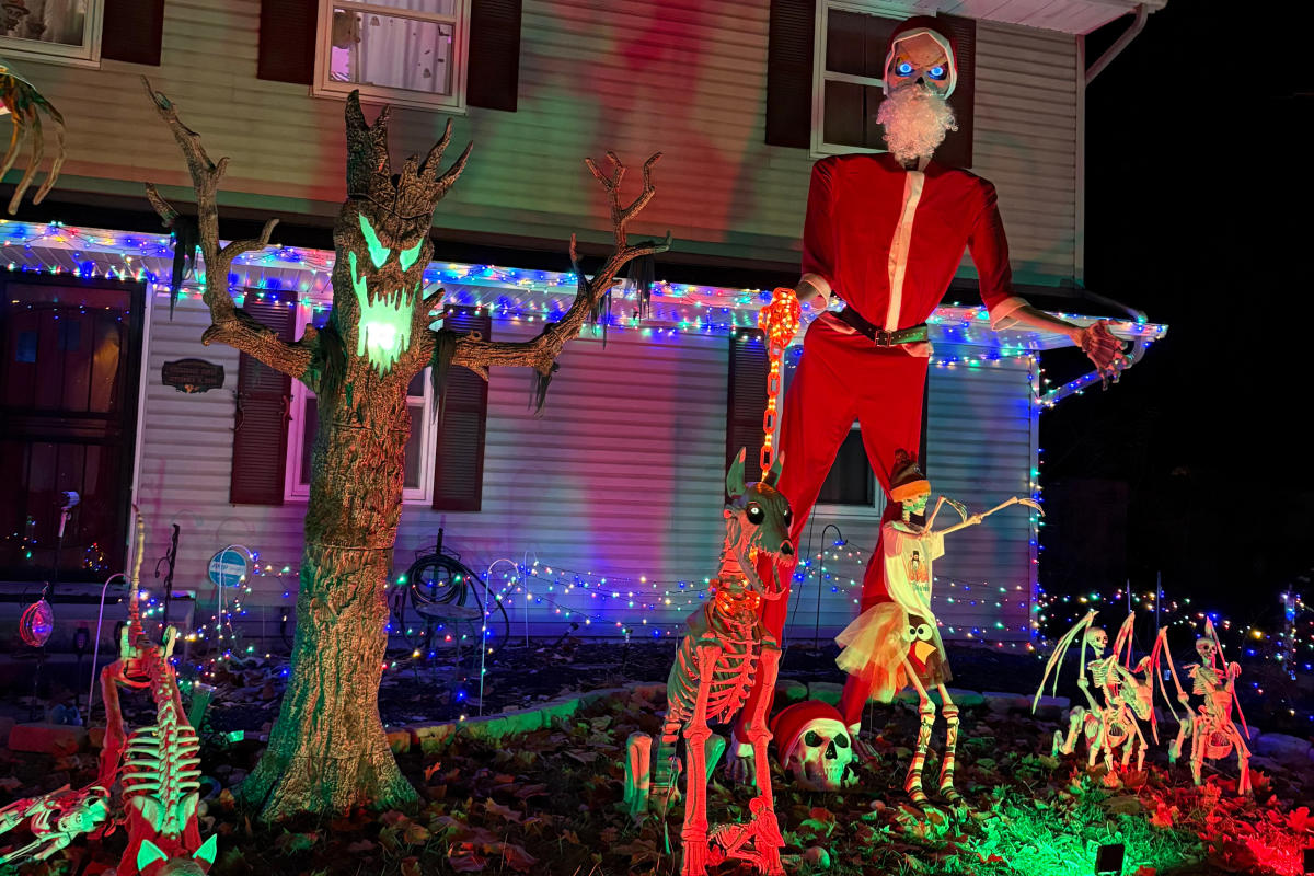 Holiday lights on display at 4017 Thorton Dr in Fort Wayne, Indiana