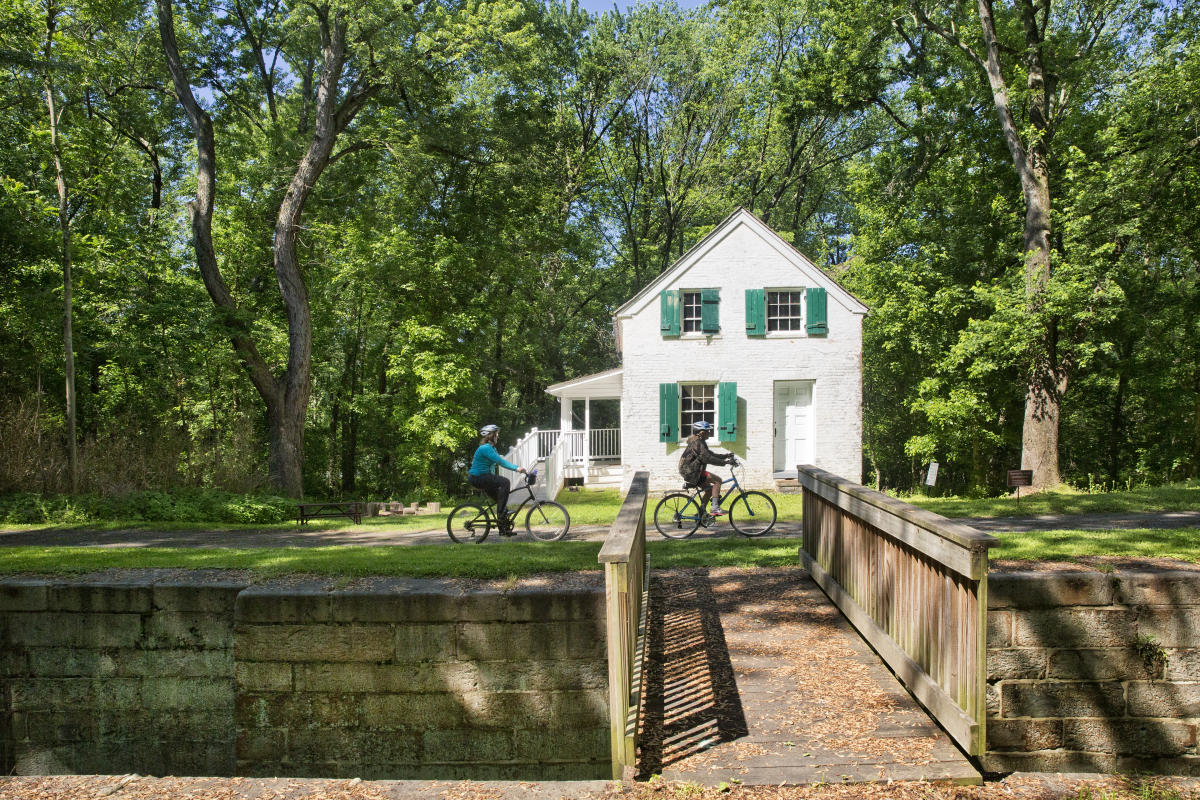 C O Canal Lockhouse 28