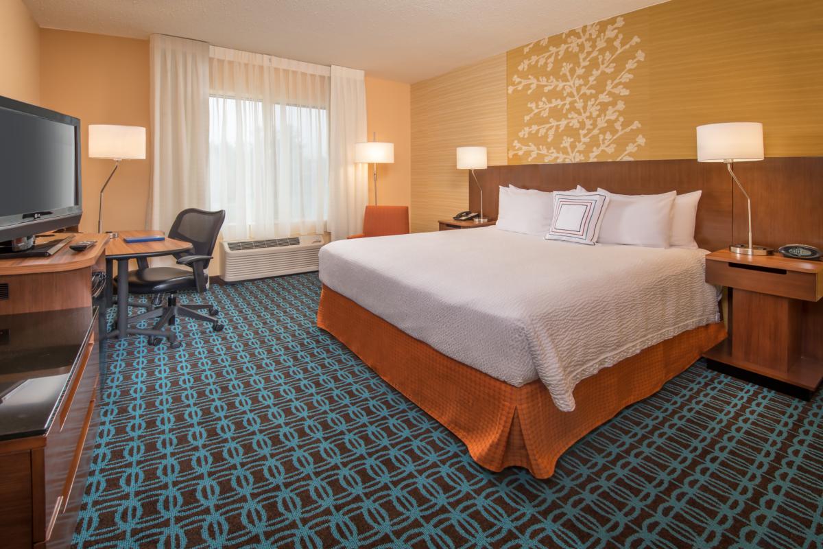King room at Fairfield Inn and Suites