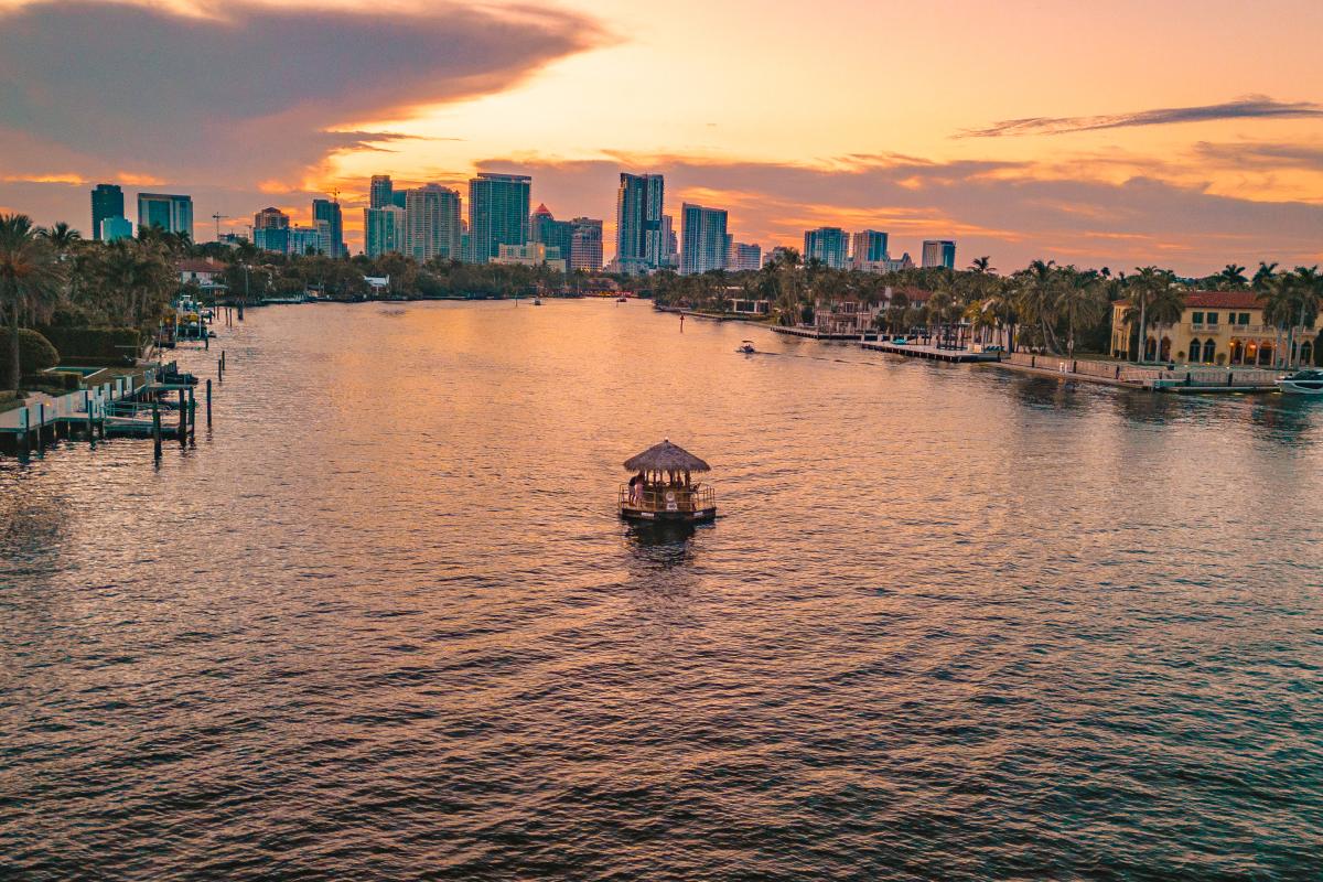Cruisin’ Tikis Fort Lauderdale