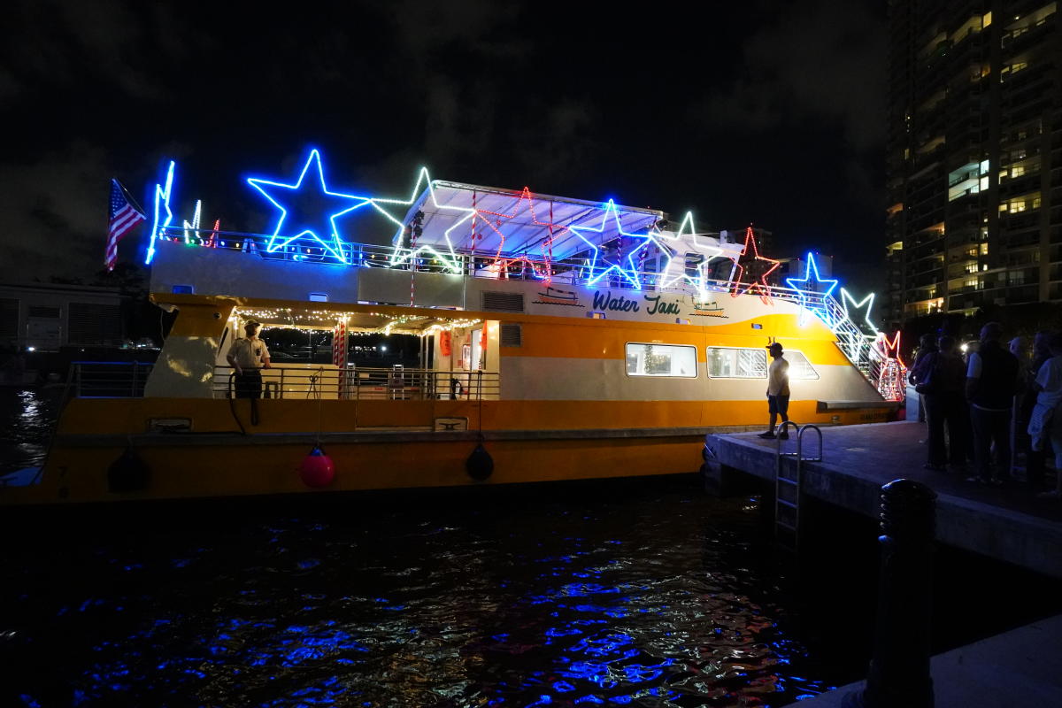 Water Taxi Holiday Lights Cruise