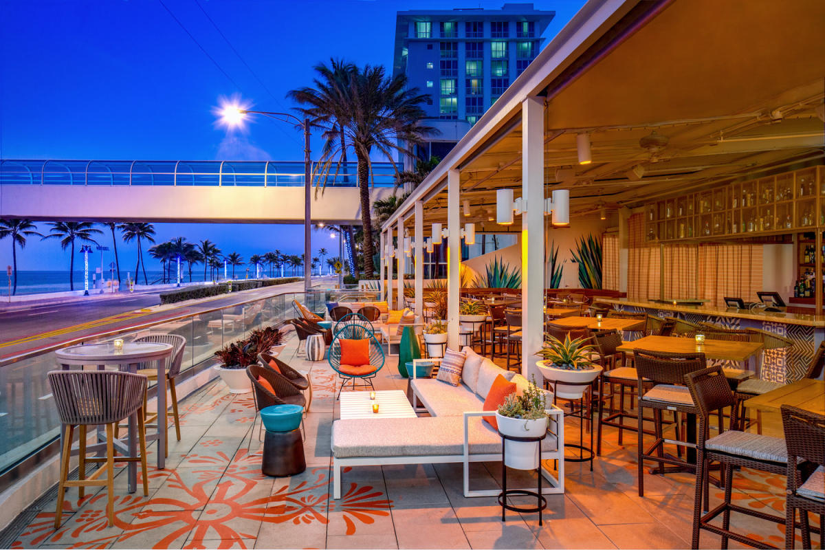 A view of the patio area in Lona Cocina & Tequileria