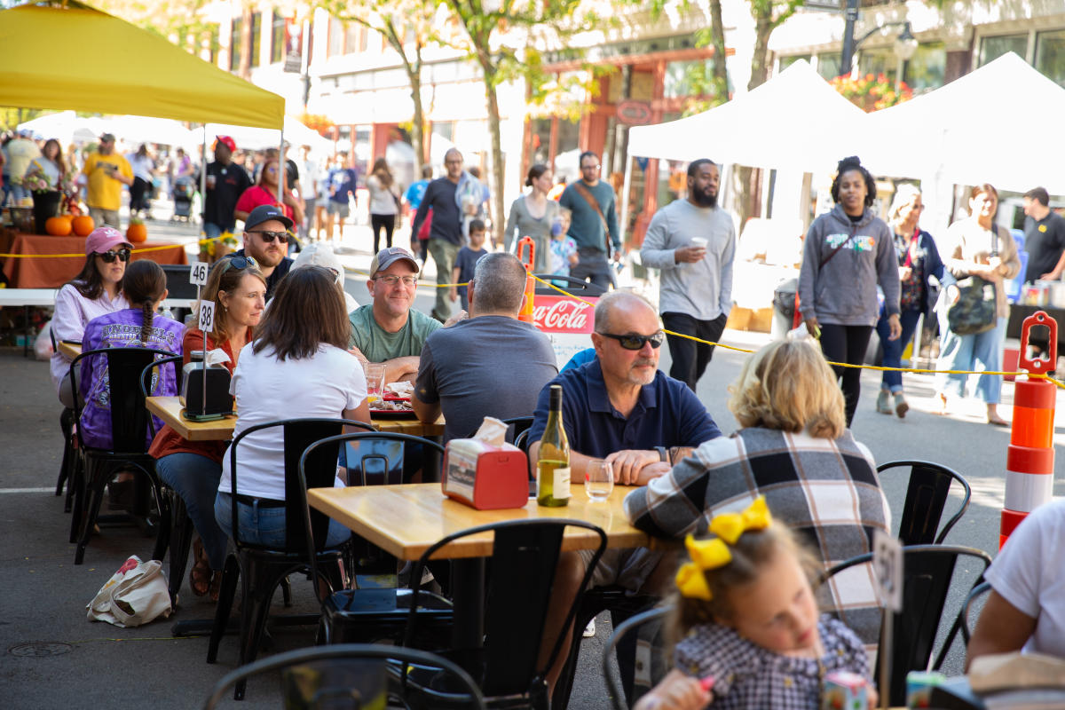 Outdoor dining at Harvest