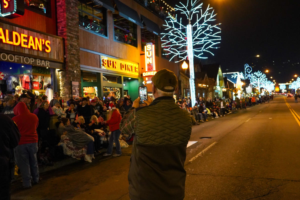 Fantasy of lights christmas parade