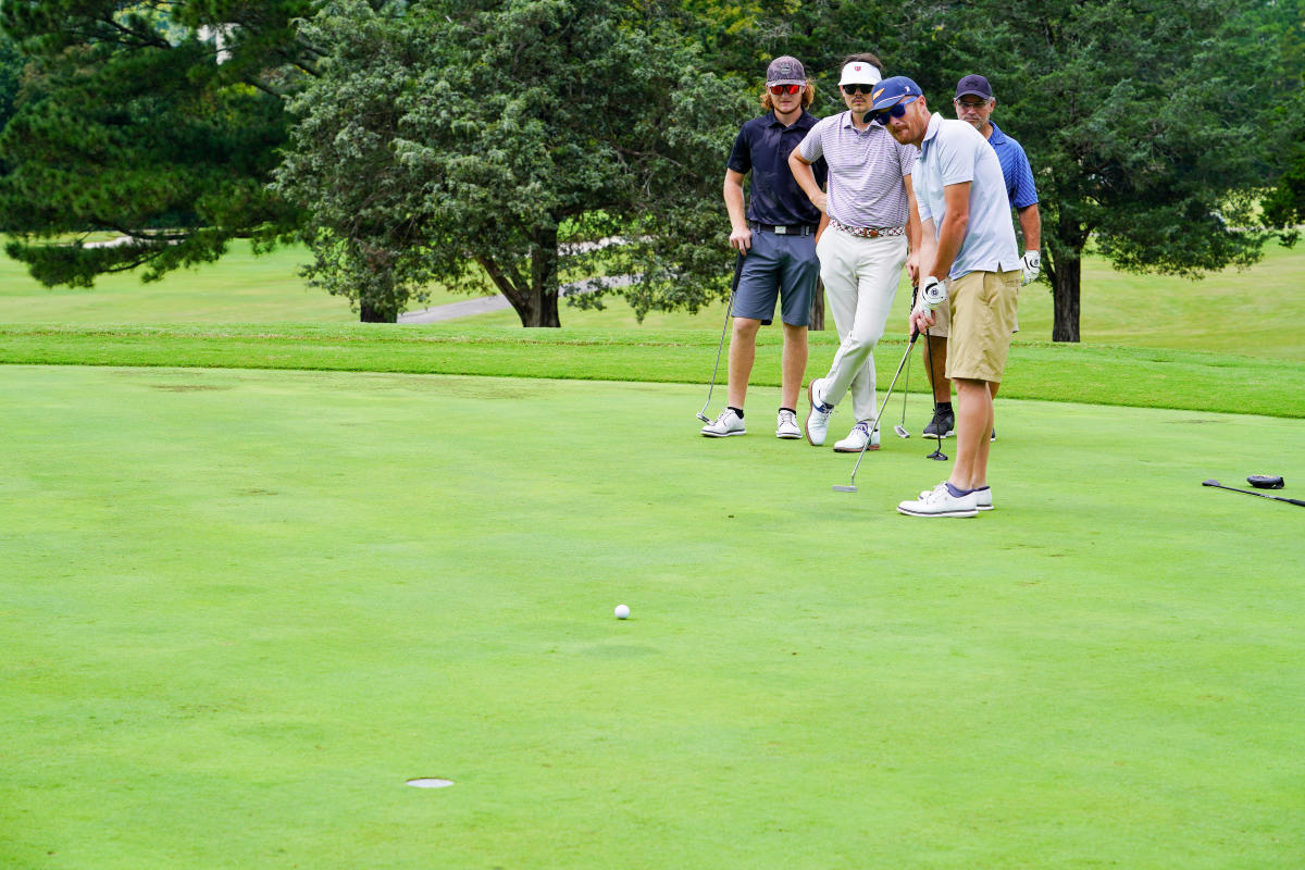 golfers at gatlinburg golf course