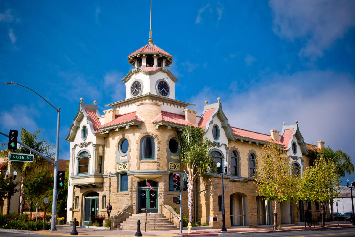 The outside entrance of the Old City Hall Restaurant