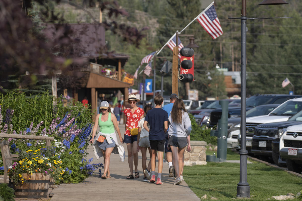 People strolling the Boardwalk