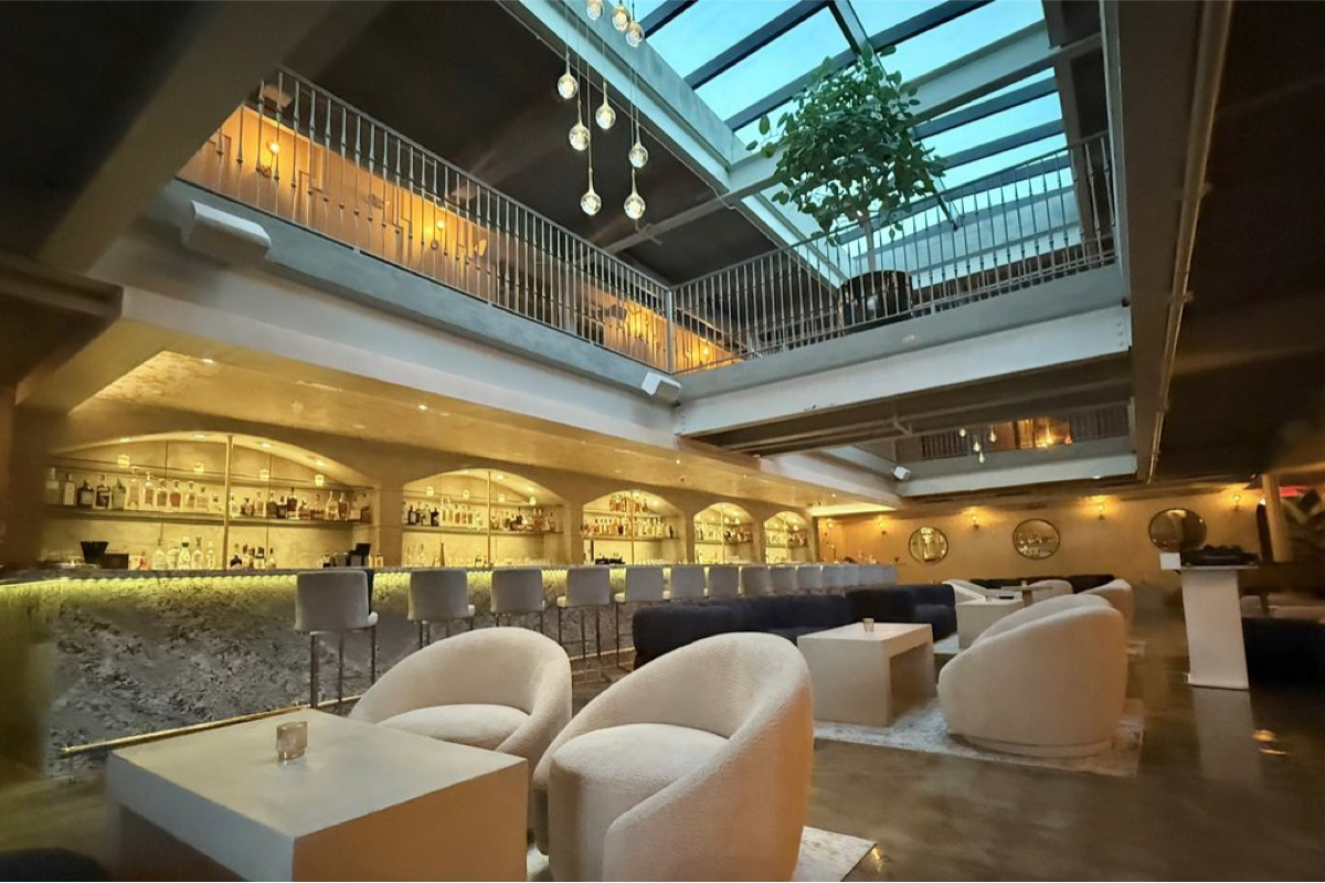 Eberhard Social House