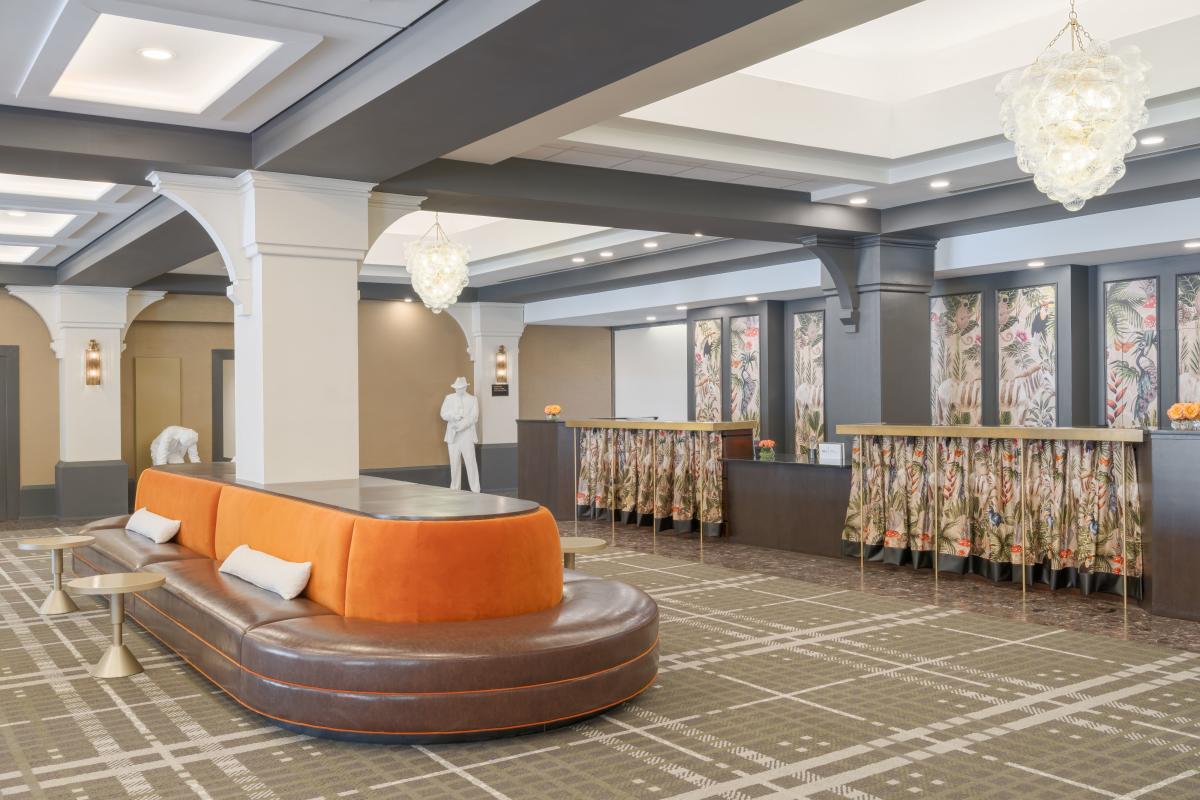 INDDT Crowne Plaza Union Station_Lobby