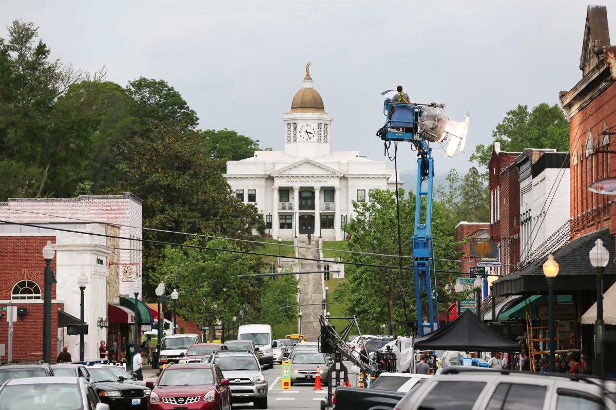 Three_Billboards_Nick_Breedlove_05_1a7af45d-d3c1-4ccc-a2ba-abab5614729a