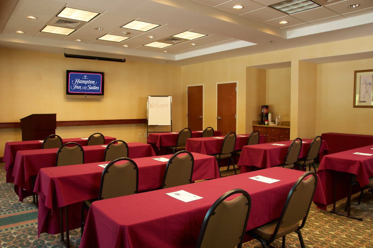 hampton inn and suites