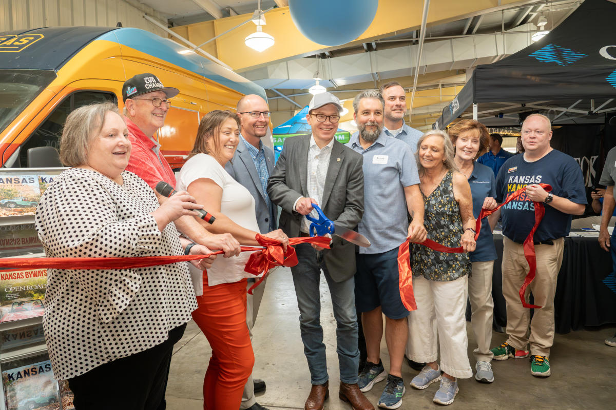 Lt. Gov. David Toland Ribbon Cuts the Mobile Visitor Center