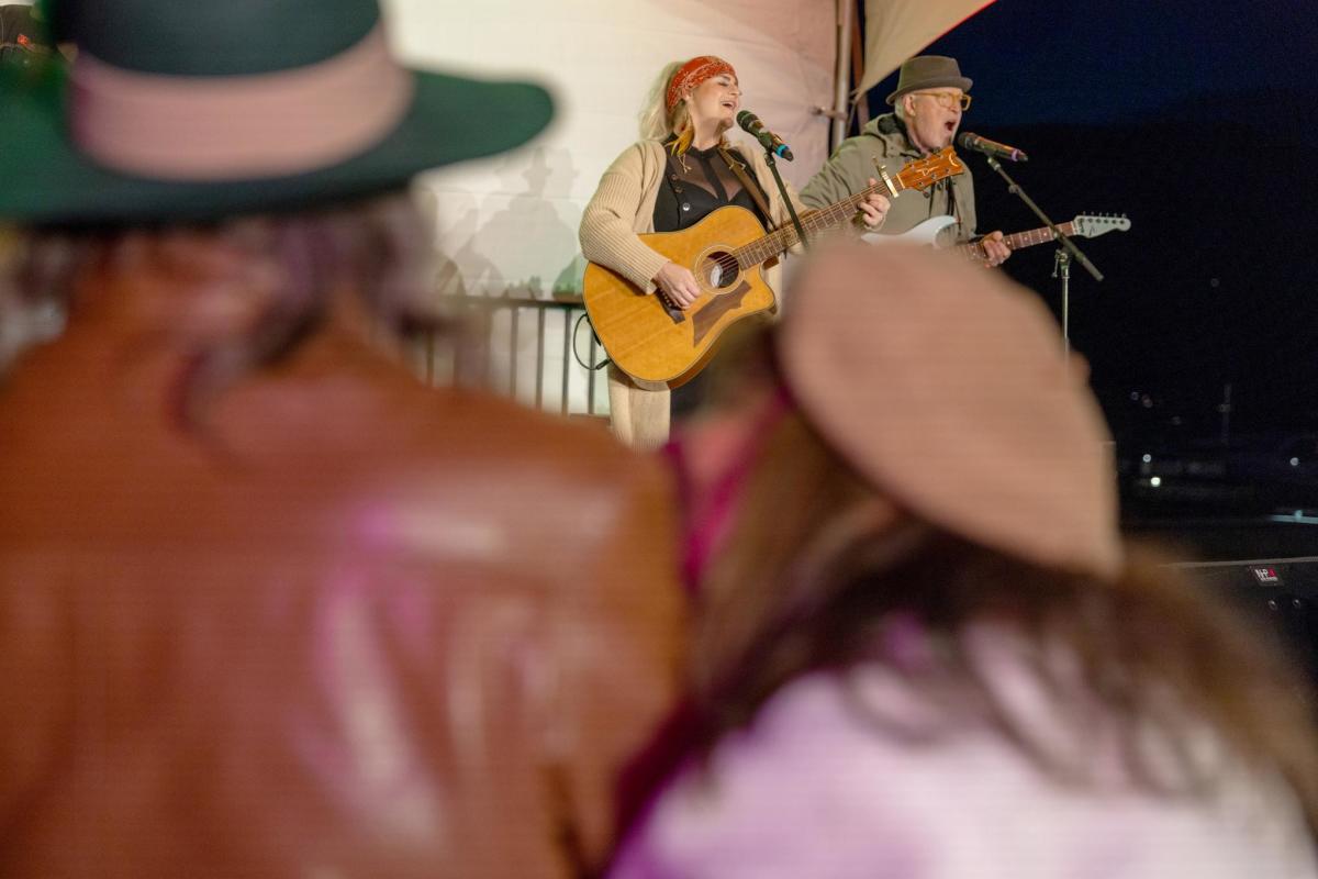 Band_Playing_at_Downtown_Kelowna_Winter_Market_Light_Up