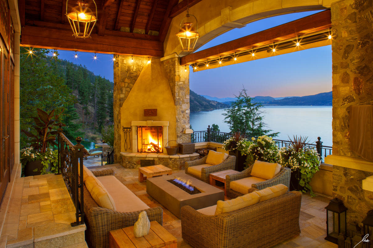 Château Okanagan lake view