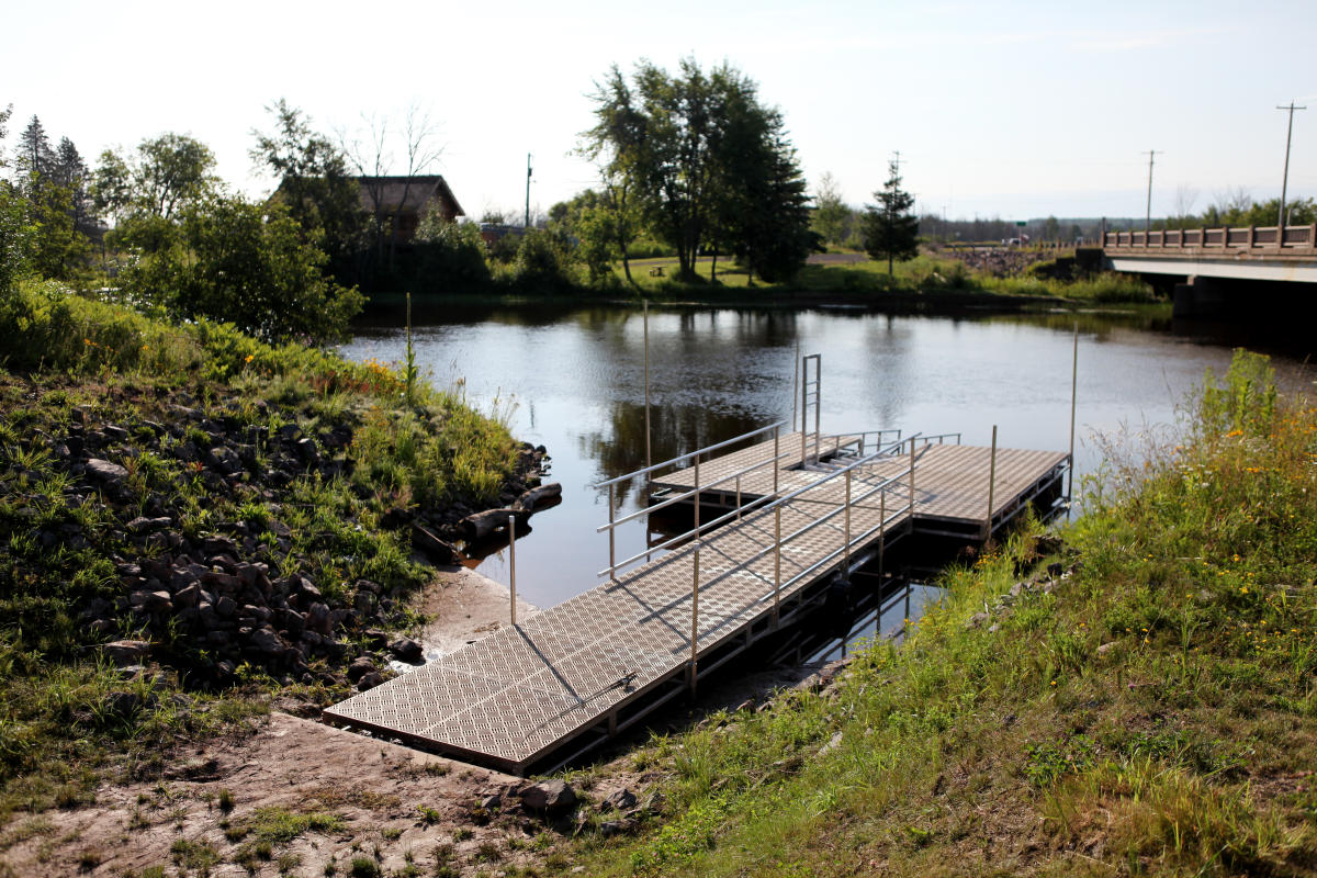 Kayak launch on sturgeon river